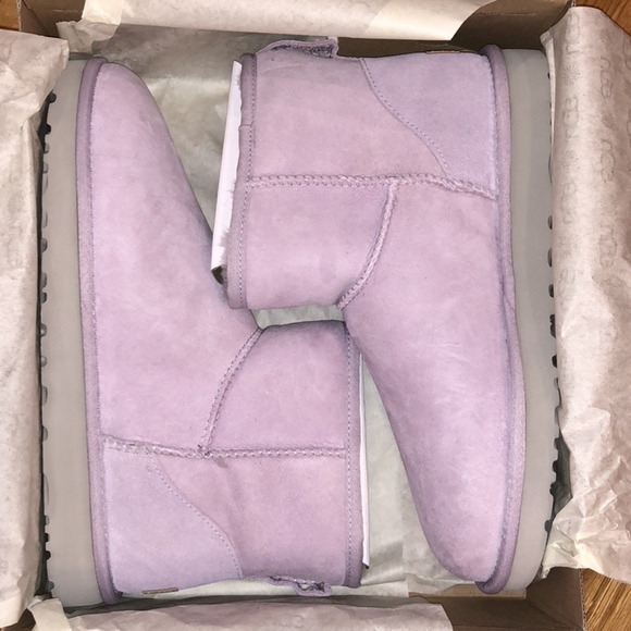 UGG Women's Classic Mini II Fashion Boot - Picture 7 of 7